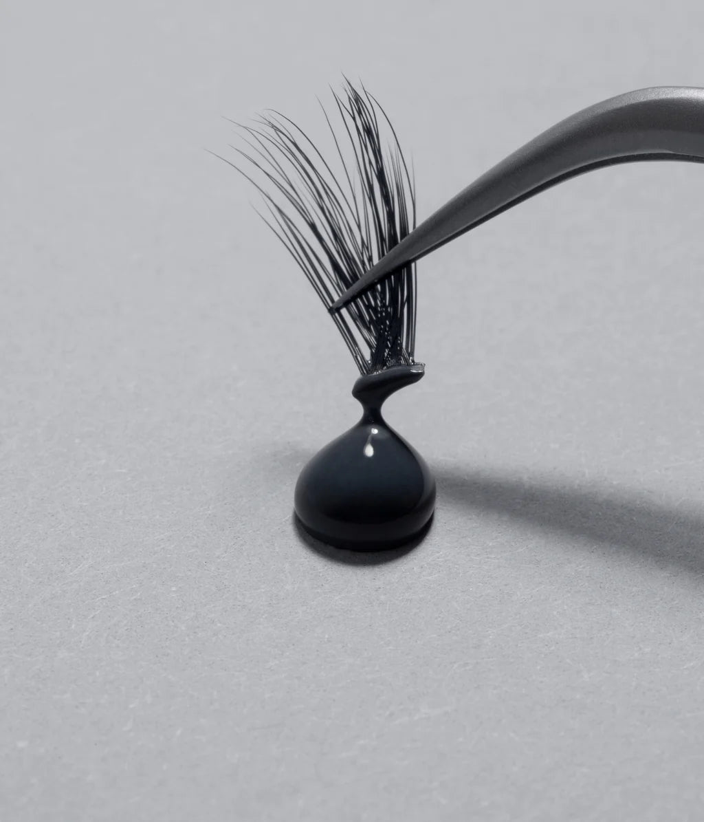 Huda Beauty Waterproof Lash Glue